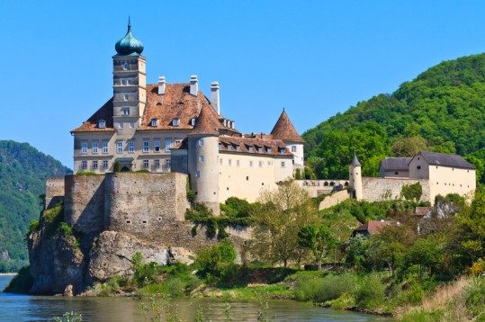 schonbuhel-castle